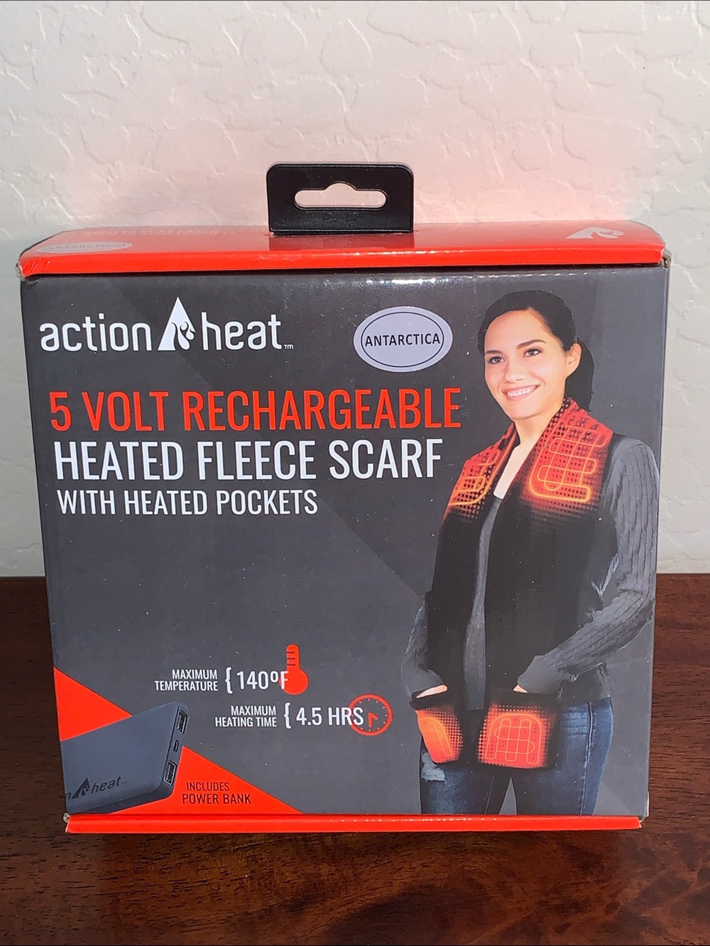 ACTION HEAT BRAND NEW IN SEALED BOX 5 VOLT RECHARGEABLE HEATED FLEECE SCARF